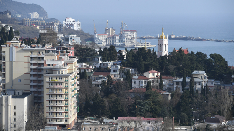 Иностранцам запретили владеть землей в Крыму