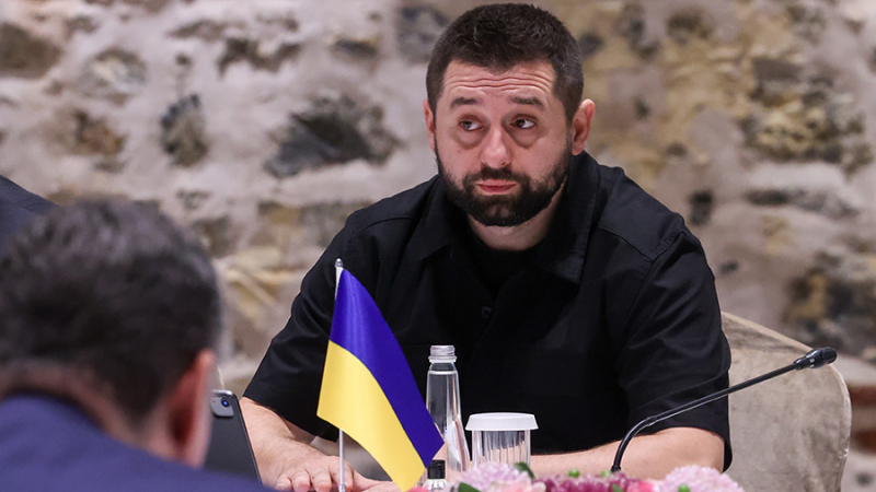 Глава фракции Зеленского Арахамия оценил возможность переговоров с Россией
