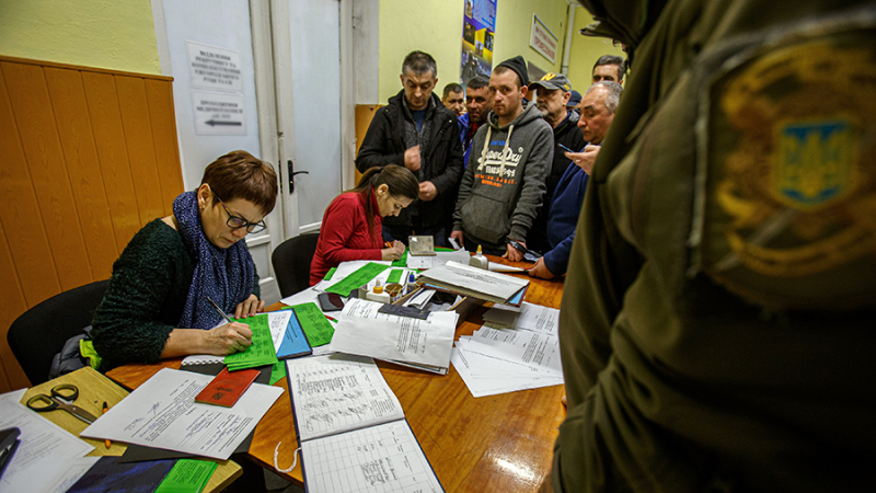 На Украине ликвидировали крупную схему выезда уклонистов за границу