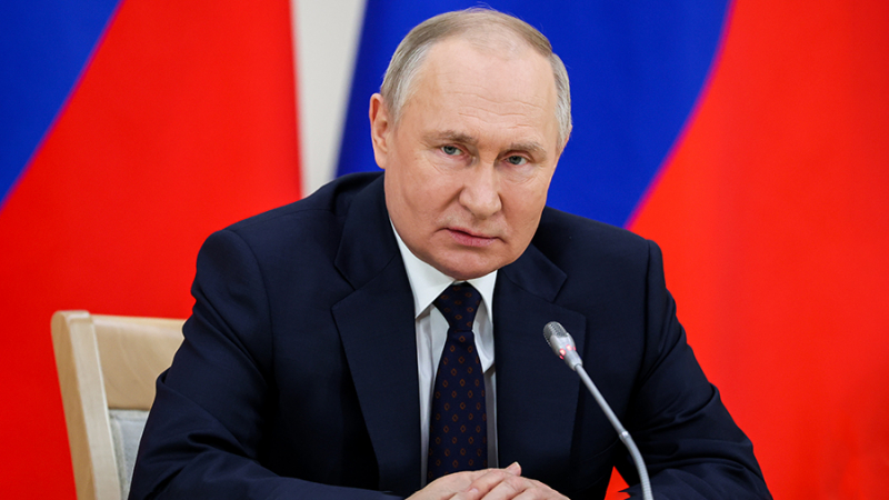 Путин не планирует поздравлять лидеров недружественных стран с Новым годом