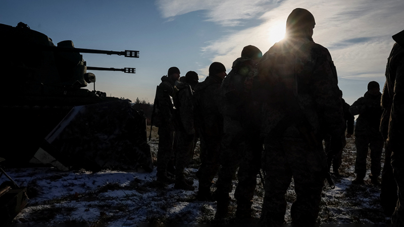 СМИ заявили о намеренном затягивании Западом конфликта на Украине