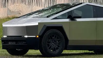 Блогер повредил палец, когда тестировал Tesla Cybertruck