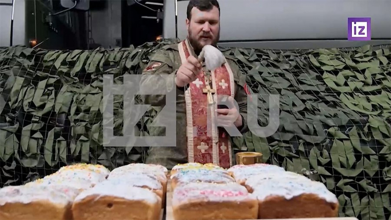 «Известия» показали празднование Пасхи российскими бойцами в зоне спецоперации